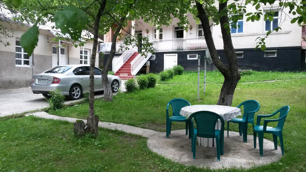 Ushba Hotell Mestia Exteriör bild