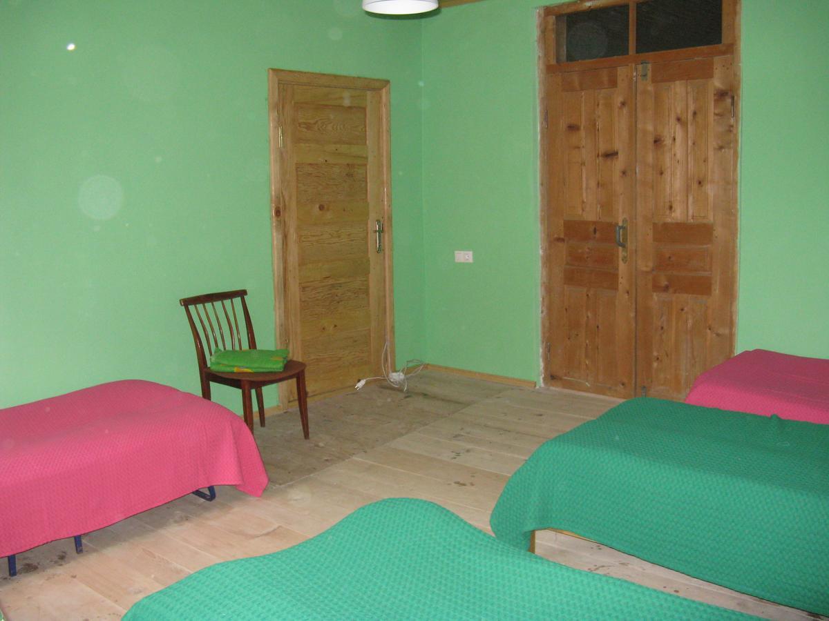 Ushba Hotell Mestia Exteriör bild
