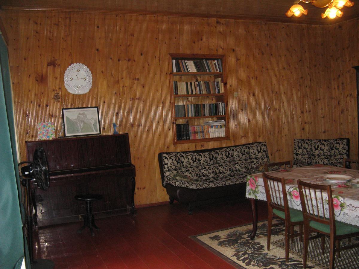 Ushba Hotell Mestia Exteriör bild